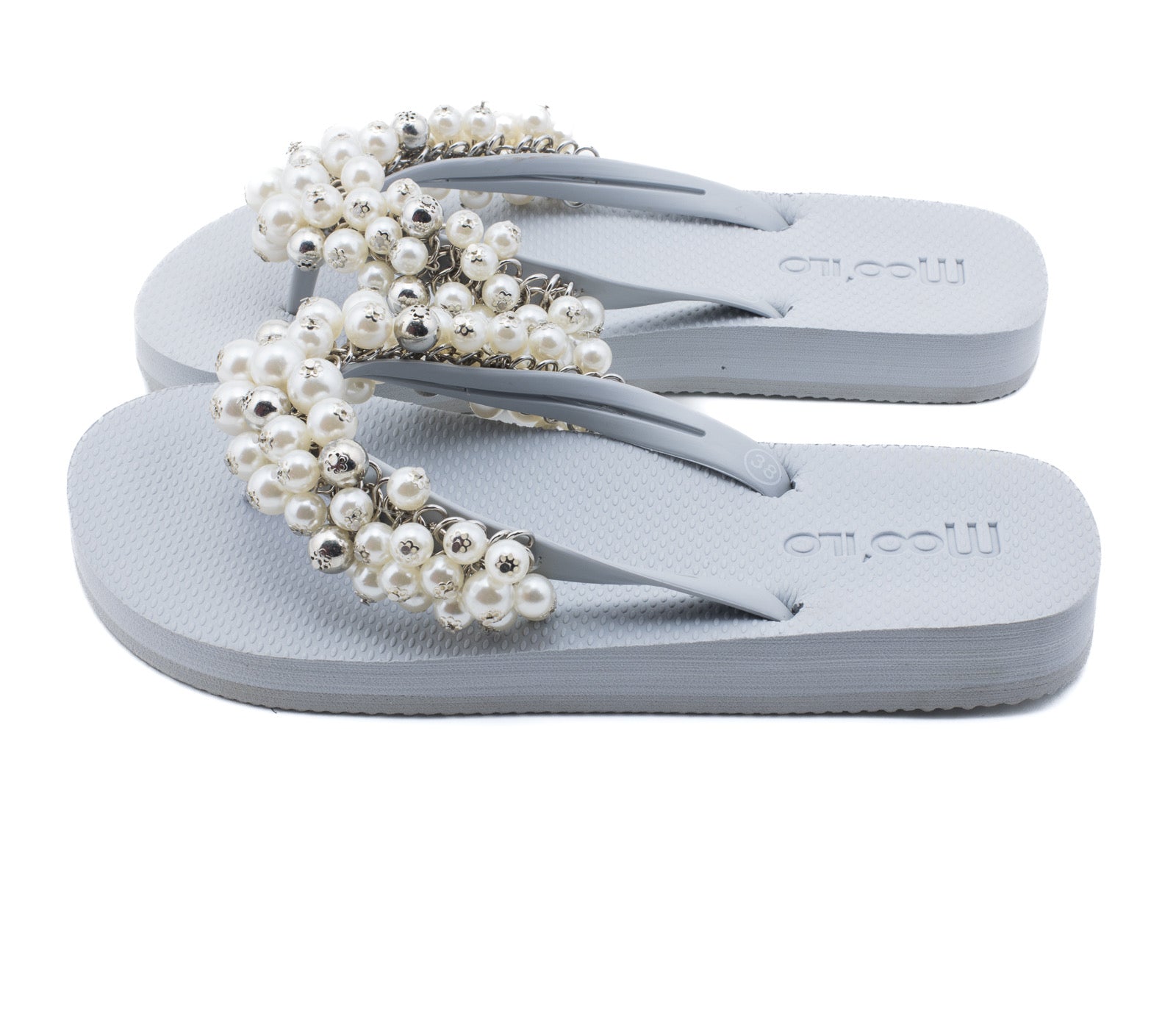 Flip-Flop / Perlen - Grau-Weiß-Silber / B Ware / Farbveränderung in der Sohle