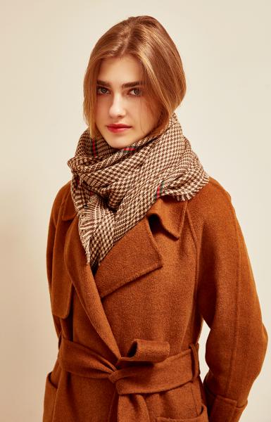 Rachel Hahnentritt brown small